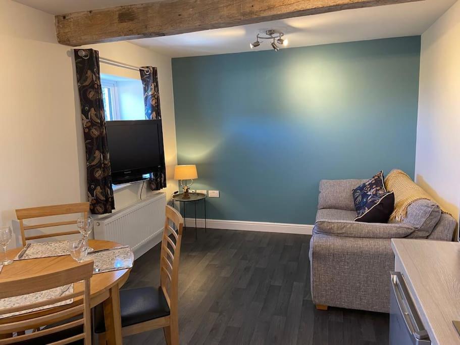 The Hayloft At Wrampool Farm Appartement Preston  Buitenkant foto